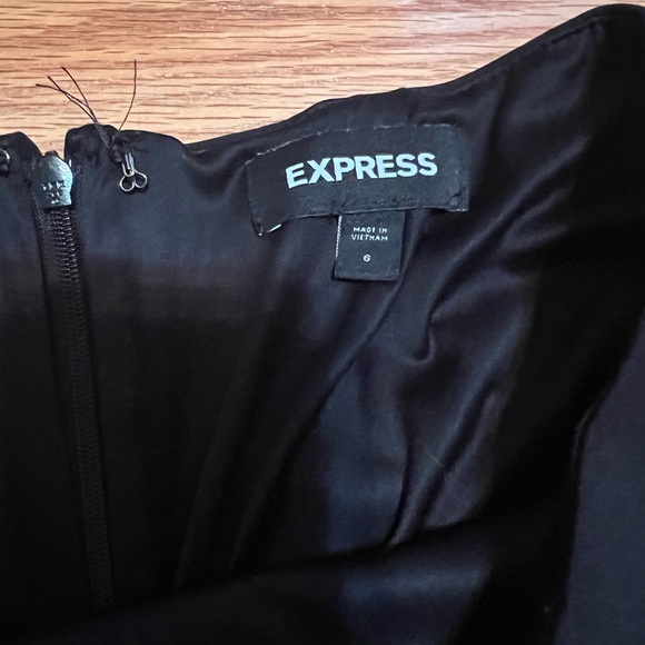 Express shorts with pockets - Picture 3 of 5